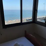 Primera Linea Playa. * فوينخيرولا